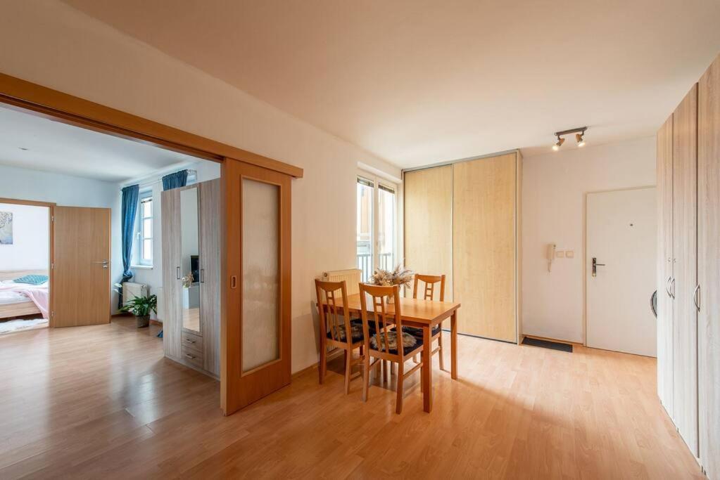 Appartamento Crystal View Bratislava Esterno foto
